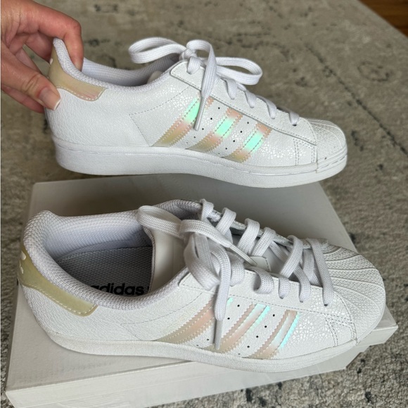 Like NEW White holographic fluorescent white pearl Adidas Shelltoe sneakers - Picture 4 of 7